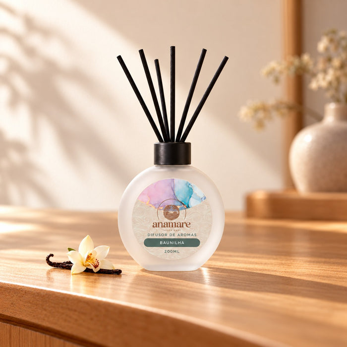 Difusor de Aromas Baunilha 200 mL, frasco de vidro fosco com varetas pretas