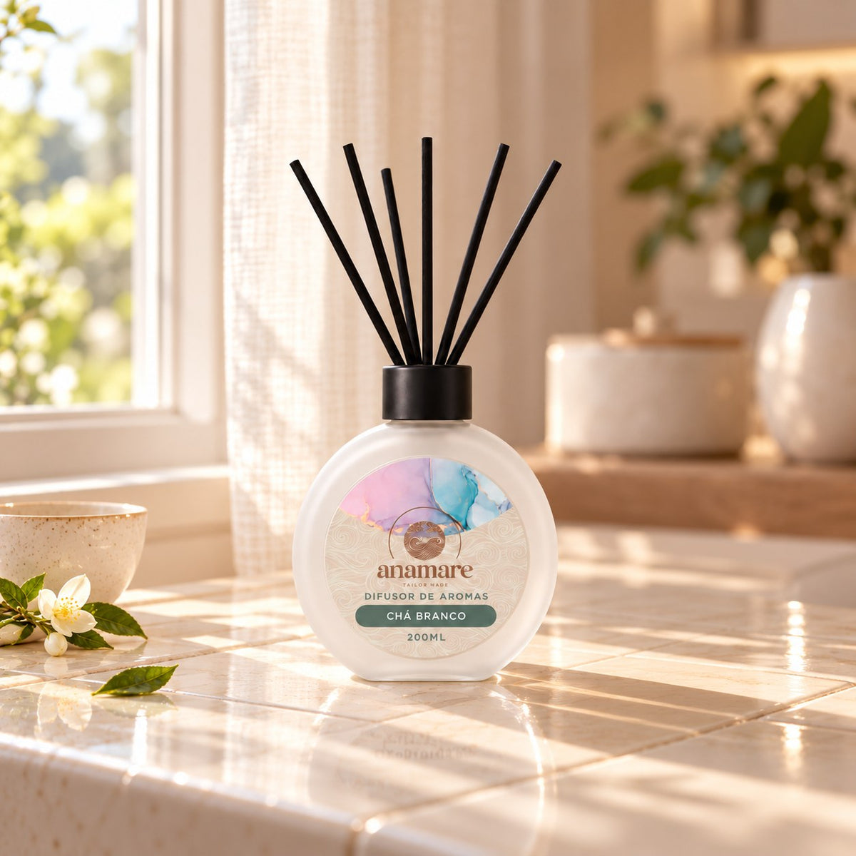 Difusor de Aromas Chá Branco 200 mL, frasco de vidro fosco com varetas pretas