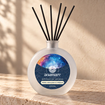 Difusor de Aromas 500 mL com varetas pretas, frasco de vidro fosco sobre pedra