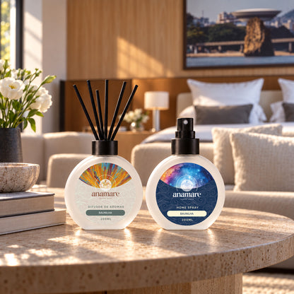 Kit Difusor de Aromas e Home Spray 200 mL Anamare na fragrância Baunilha, em ambiente de sala