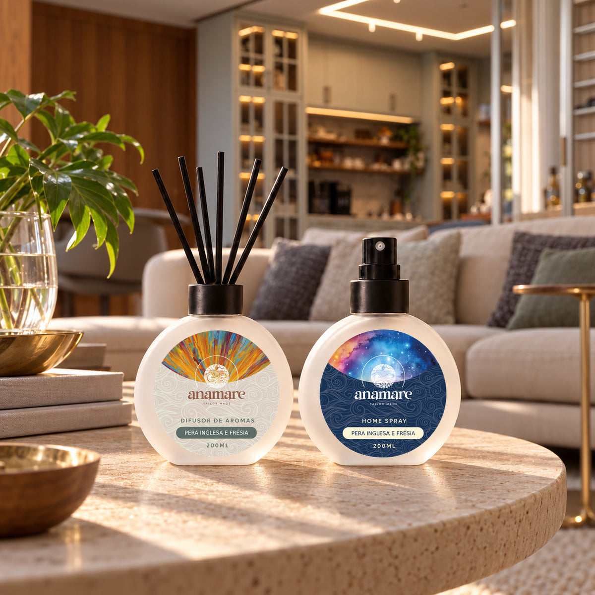Kit Difusor de Aromas e Home Spray 200 mL Anamare na fragrância Pera Inglesa e Frésia, em ambiente de sala