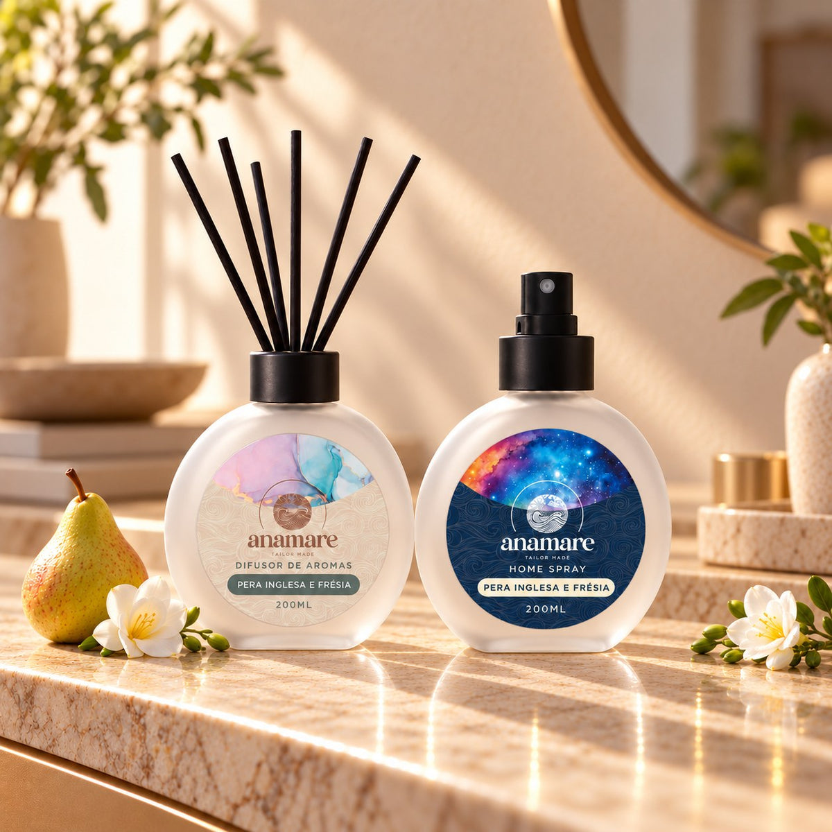 Kit Difusor de Aromas e Home Spray Flor de Figo 200 mL, frascos de vidro fosco lado a lado