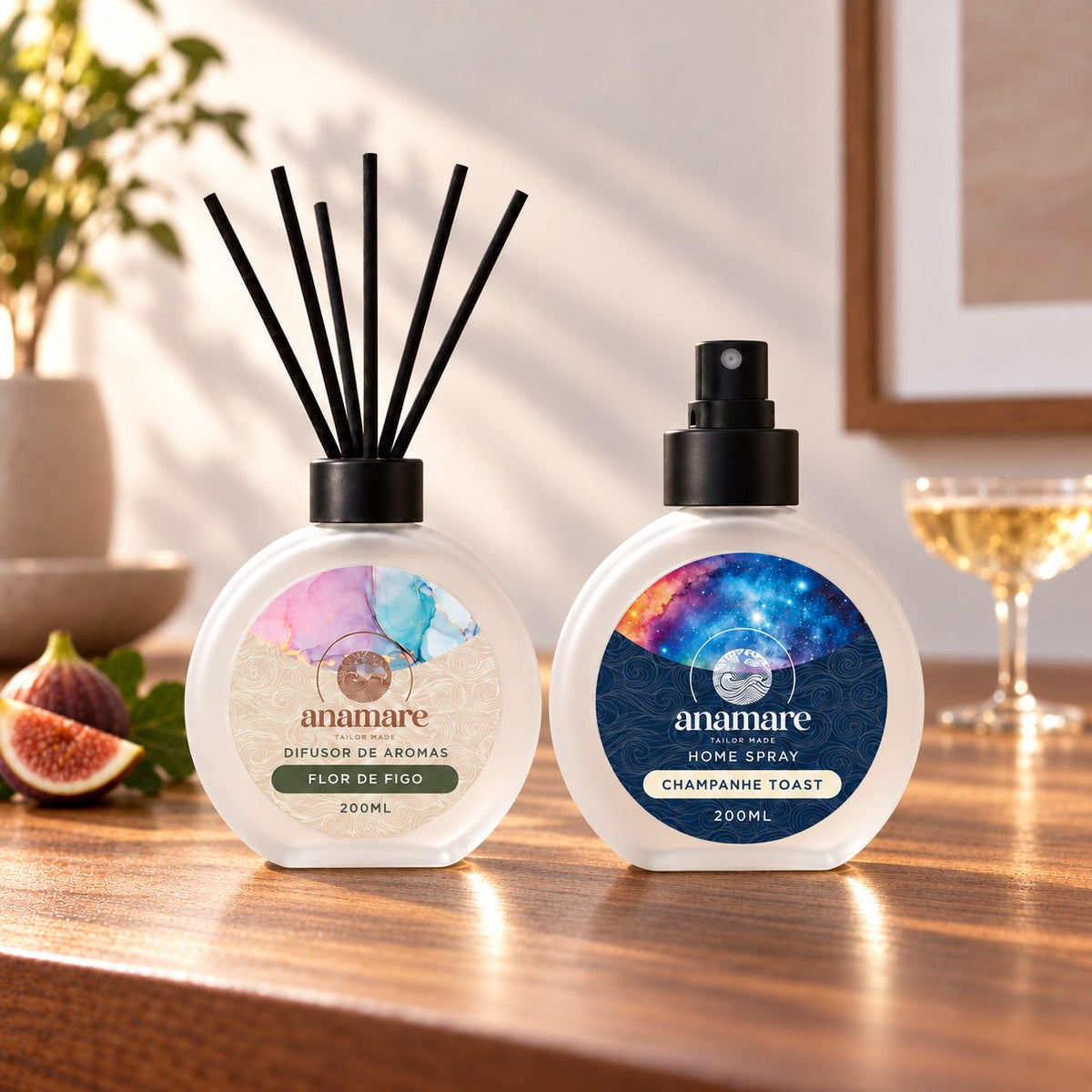 Difusor de Aromas Flor de Figo e Home Spray Champanhe Toast 200 mL lado a lado, para layering