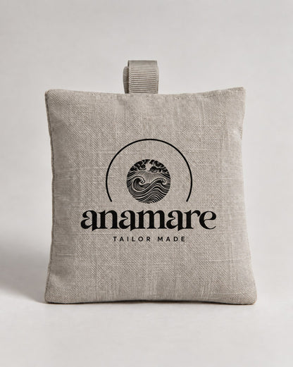 Sachê aromático Anamare em linho cinza com alça de gorgorão